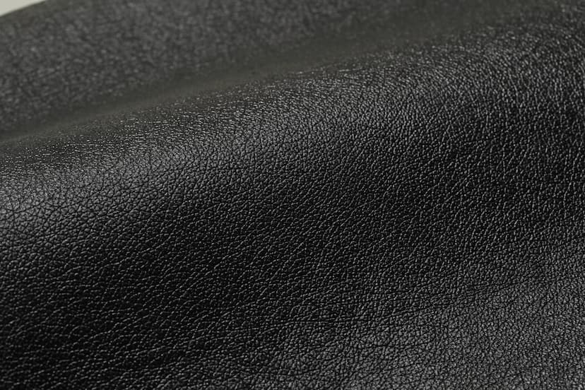 「The Biofab Fair 2025」にて、Brewed Protein™素材を活用した仕上げ剤と表面材の2種のプロトタイプを発表しました