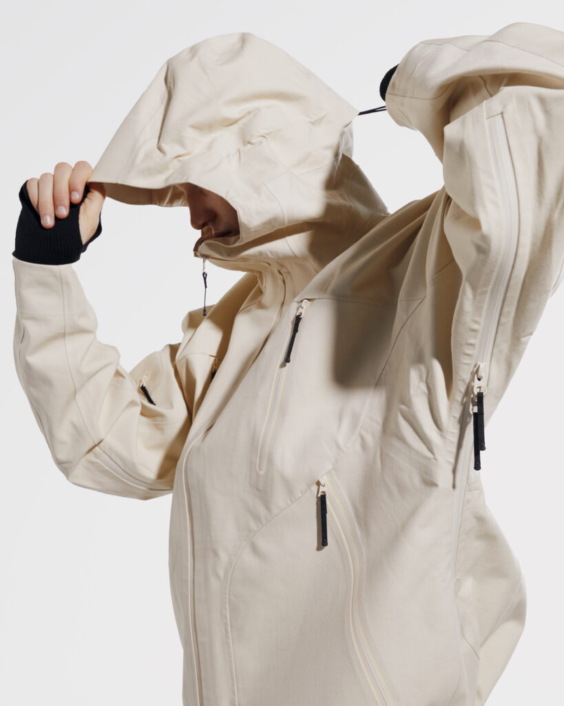 Goldwin 0 releases a shell jacket and knit top and trousers ...